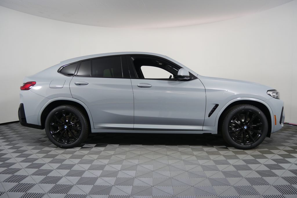 2025 BMW X4 xDrive30i 2