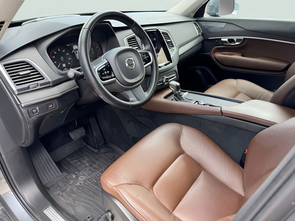 Used Car 2020 Volvo Xc90  T6 Momentum For Sale Under $30,000 In Austin, Texas