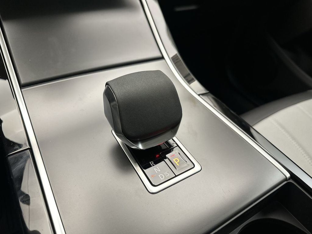 2024 Land Rover Range Rover Evoque Dynamic 18