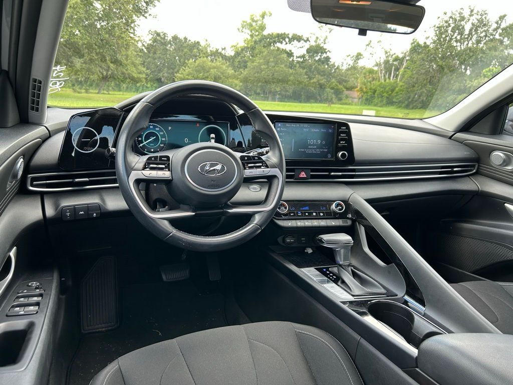 Thumbnail: 2021 Hyundai Elantra - 12