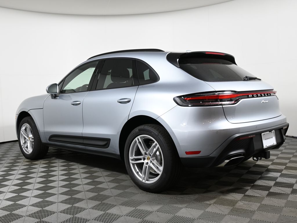 2025 Porsche Macan  3