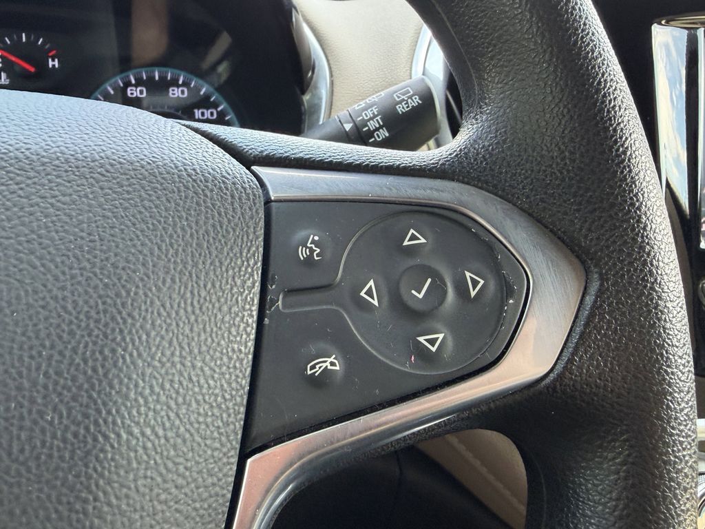 used 2023 Chevrolet Traverse car, priced at $19,991
