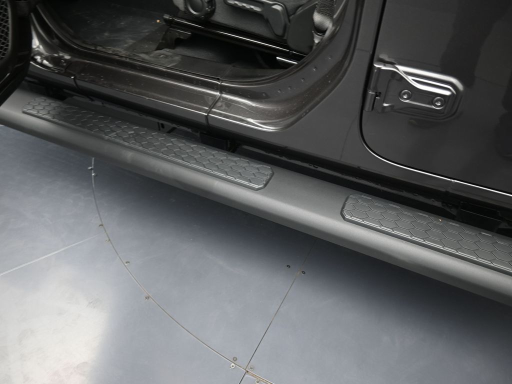 New 2026 Granite Crystal Metallic Clearcoat Jeep Sport image 25