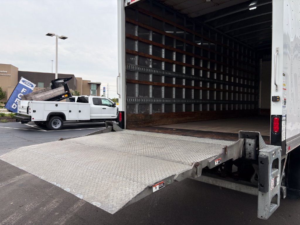 Used 2022 White International MV607 image 13