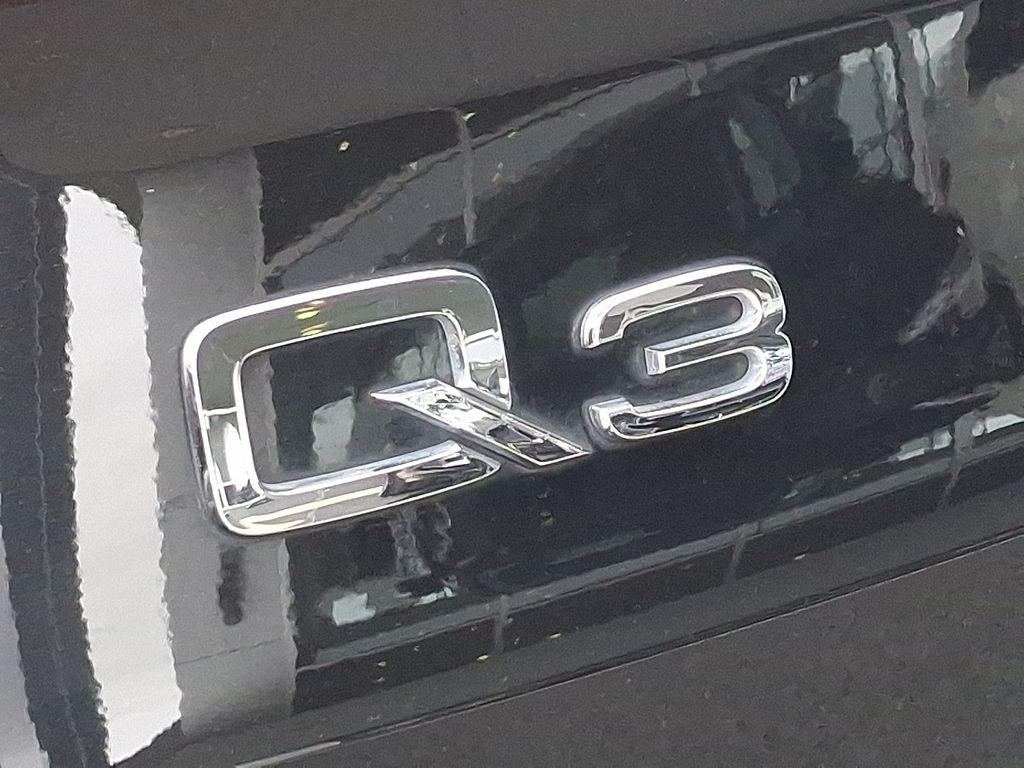 Thumbnail: 2020 Audi Q3 - 32