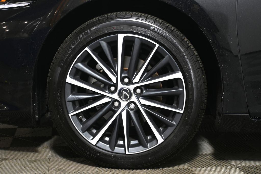 Thumbnail: 2025 Lexus ES - 12