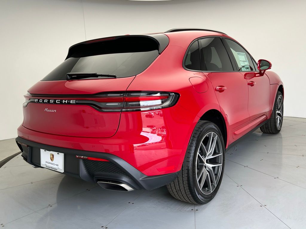 Thumbnail: 2025 Porsche Macan - 22