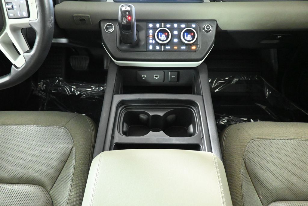 Thumbnail: 2020 Land Rover Defender - 25