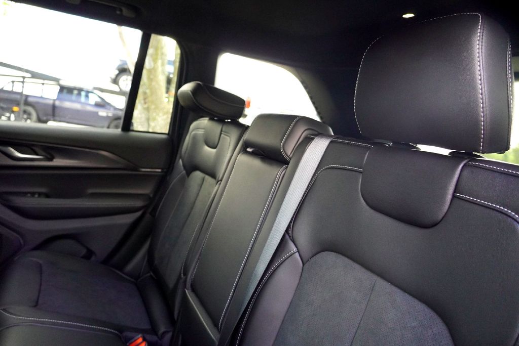 New Car 2025 Jeep Grand Cherokee  Laredo For Sale Under $50,000 In Taylor, Texas