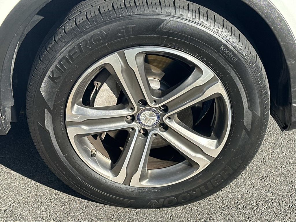 Thumbnail: 2016 Mercedes-Benz GLC - 17