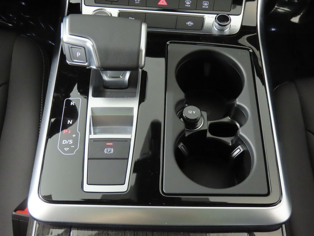 Thumbnail: 2026 Audi Q7 - 21