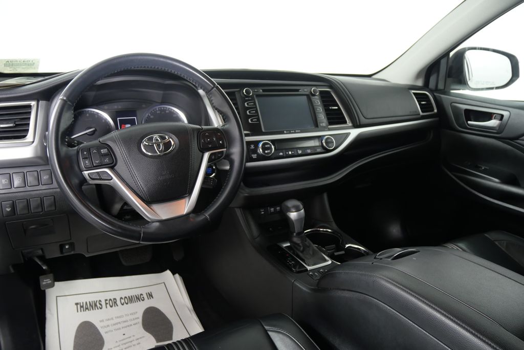 2018 Toyota Highlander SE 22