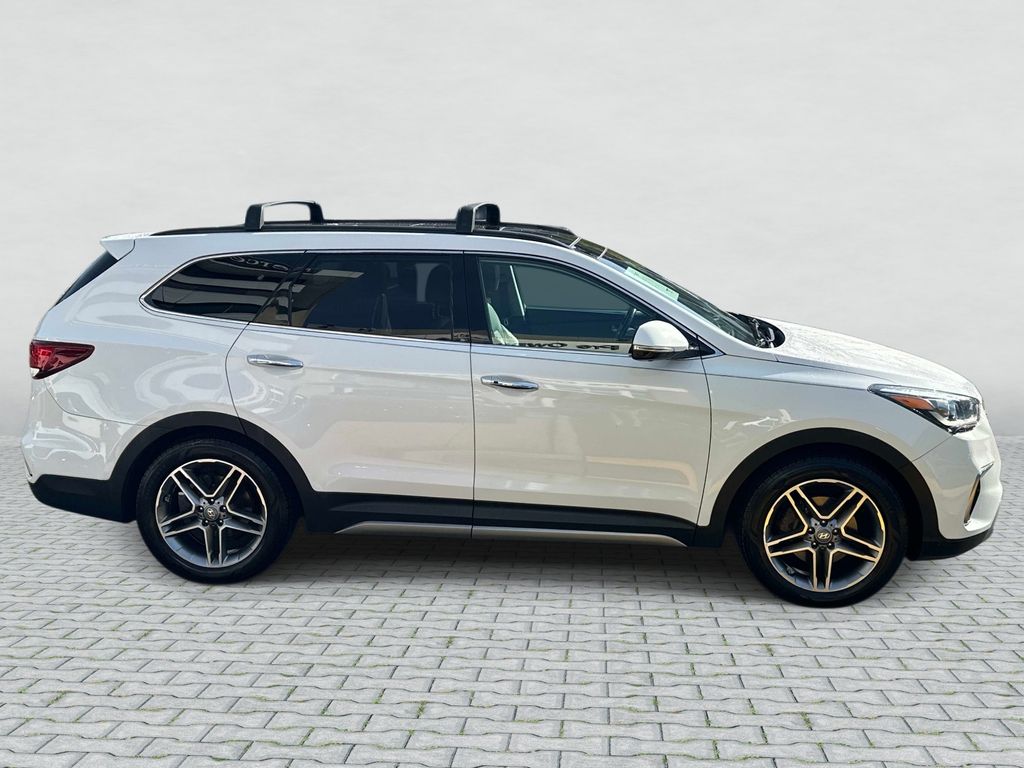 Thumbnail: 2017 Hyundai Santa Fe - 4