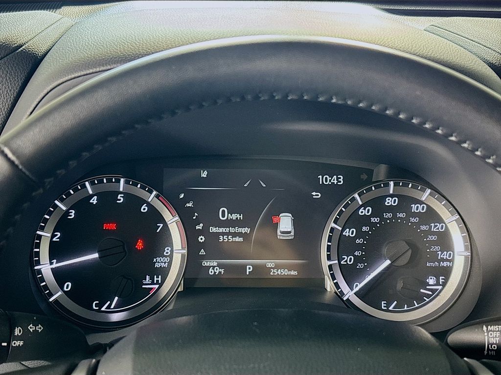 2024 Toyota Highlander LE