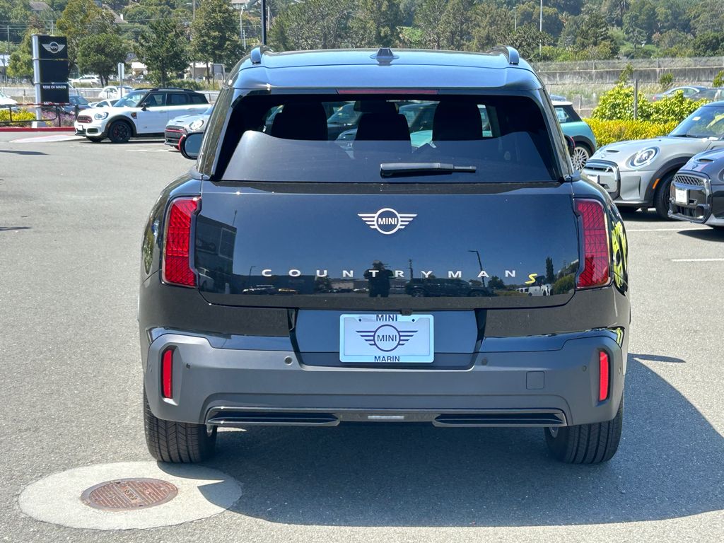 2025 MINI Cooper Countryman Iconic 4