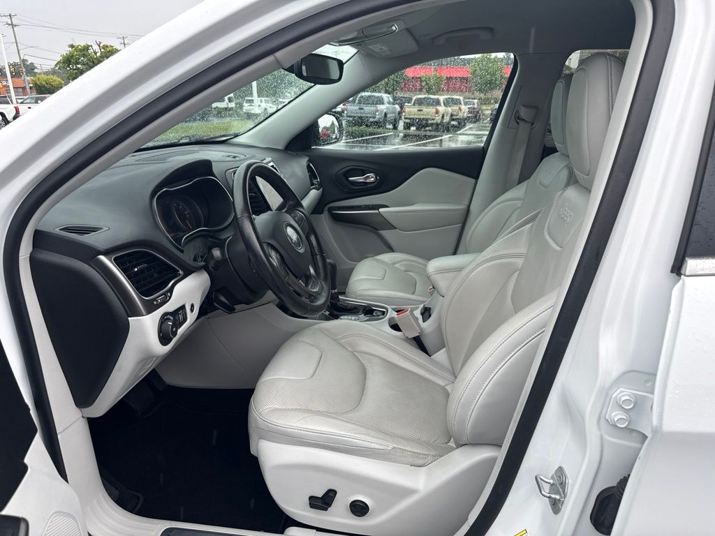 Used 2019 Jeep Cherokee SUV
