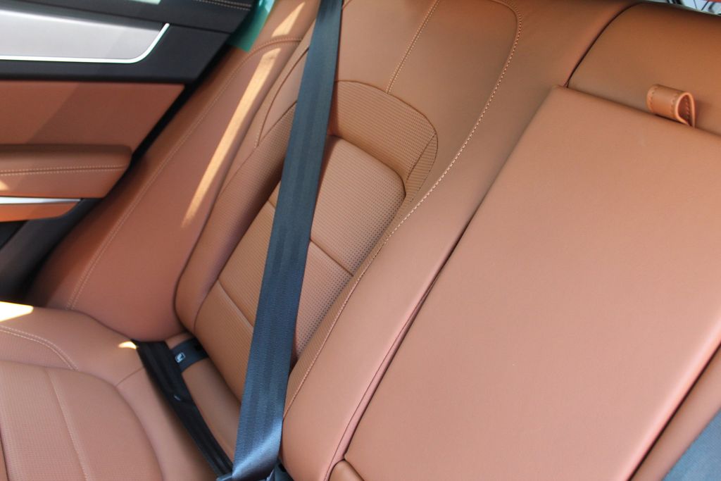 2026 Jaguar F-Pace R-Dynamic S - Photo 19