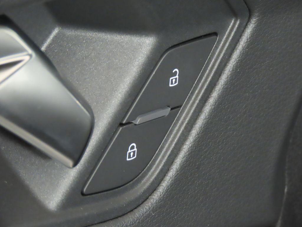 Thumbnail: 2025 Audi Q3 - 29