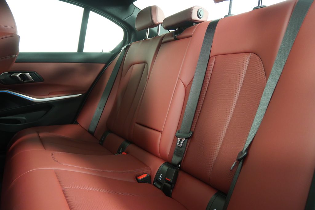 Thumbnail: 2024 BMW 3 Series - 15