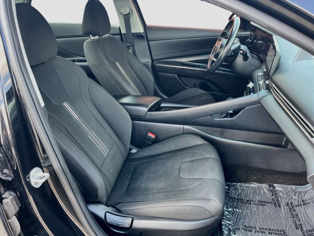 2023 Hyundai Elantra SEL Black at Monument Chevrolet