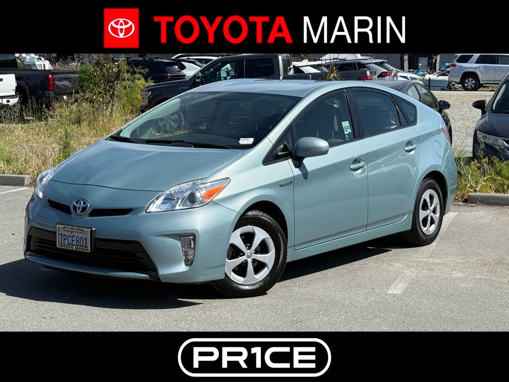 2015 Toyota Prius Two's photo