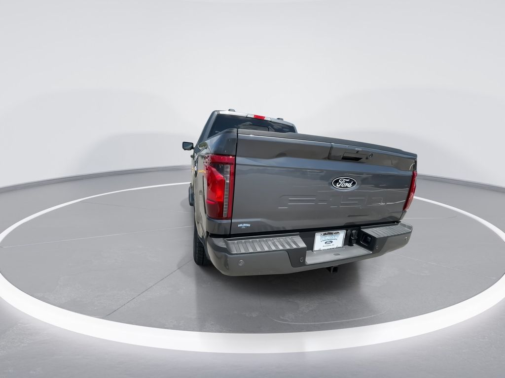 New 2026 Carbonized Gray Metallic Ford XLT image 7