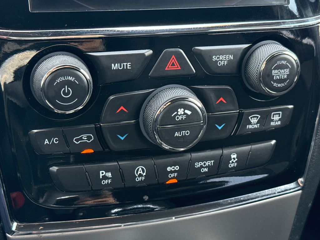 Certified Used 2020 Gray Jeep Altitude image 21