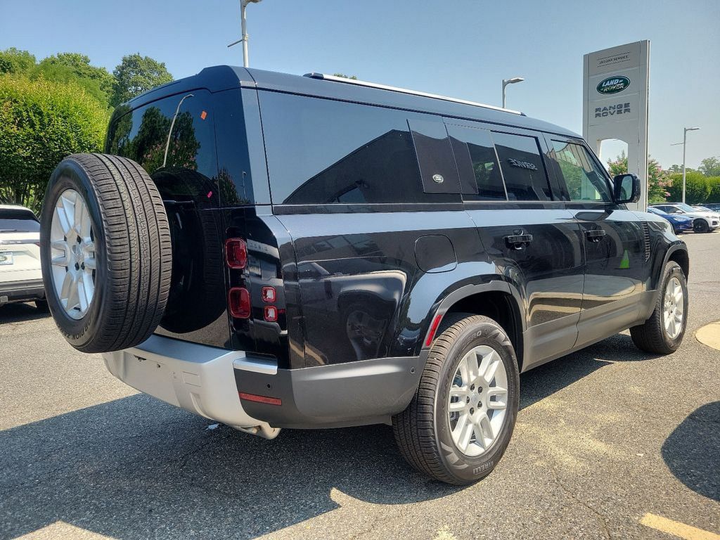 2024 Land Rover Defender 130 3