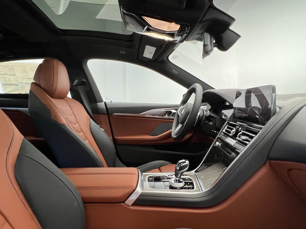 Thumbnail: 2026 BMW 8 Series - 6