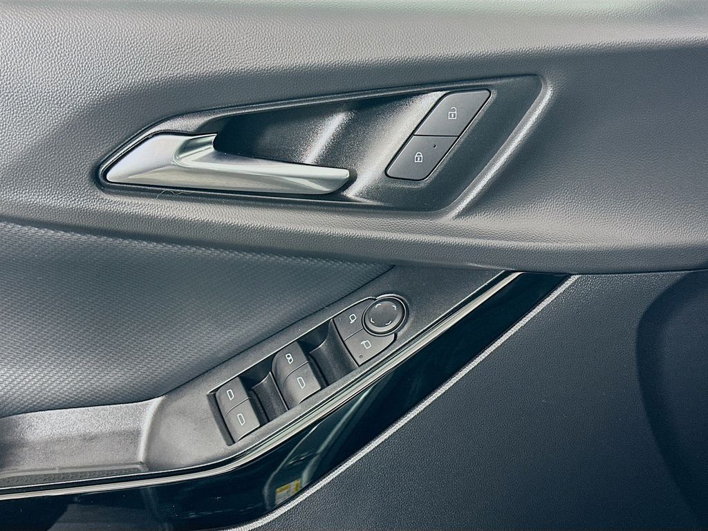 Thumbnail: 2025 Chevrolet Equinox - 18