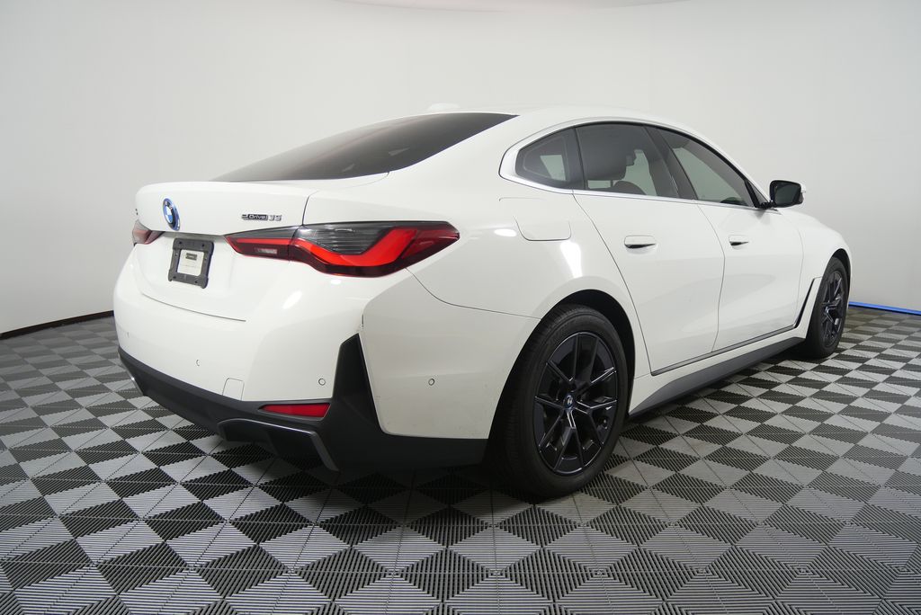 Thumbnail: 2023 BMW i4 - 3