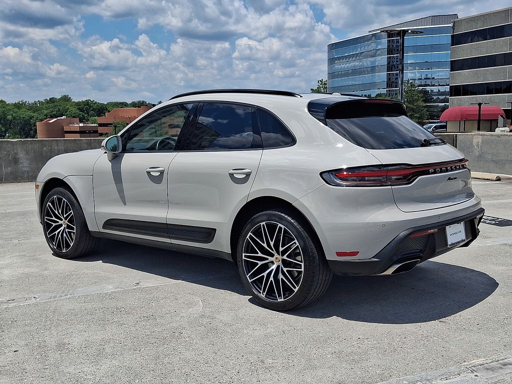 Thumbnail: 2023 Porsche Macan - 3