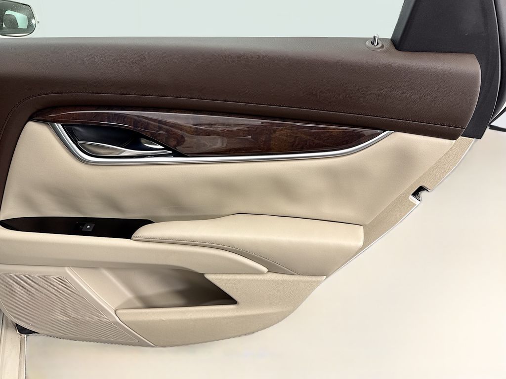 Thumbnail: 2013 Cadillac XTS - 26