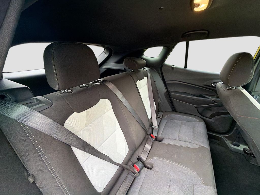 Used 2024 Yellow Chevrolet 1RS image 23