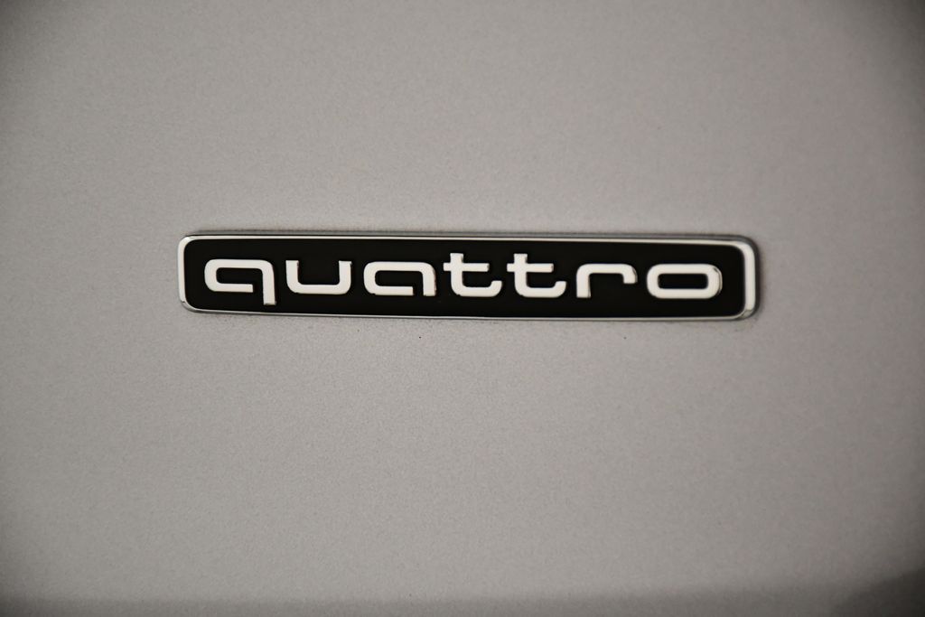 Thumbnail: 2022 Audi Q5 - 10