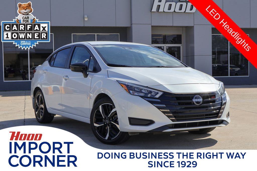 2023 Nissan Versa SR FWD