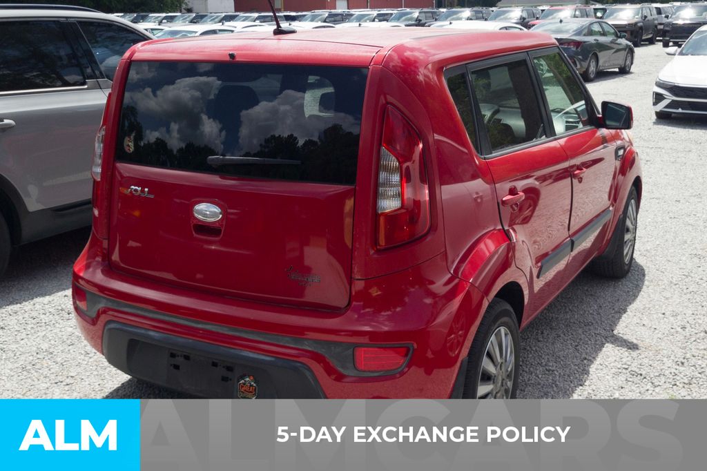 Used 2013 Red Kia Base image 3
