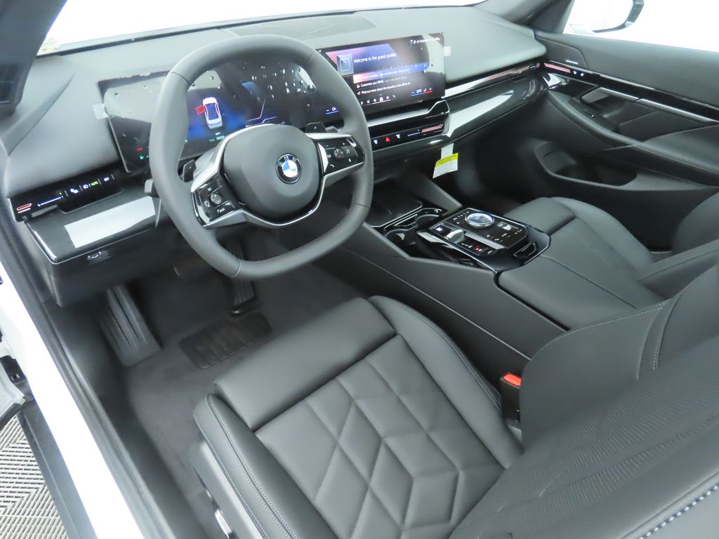 Thumbnail: 2025 BMW 5 Series - 9