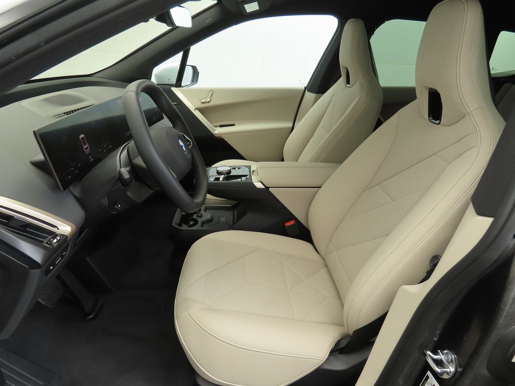 2025 BMW iX xDrive50 19