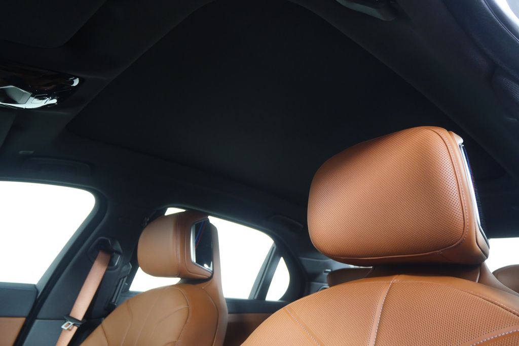 Thumbnail: 2026 BMW i7 - 12