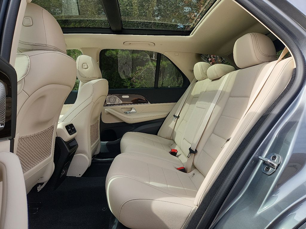 Thumbnail: 2026 Mercedes-Benz GLE - 6