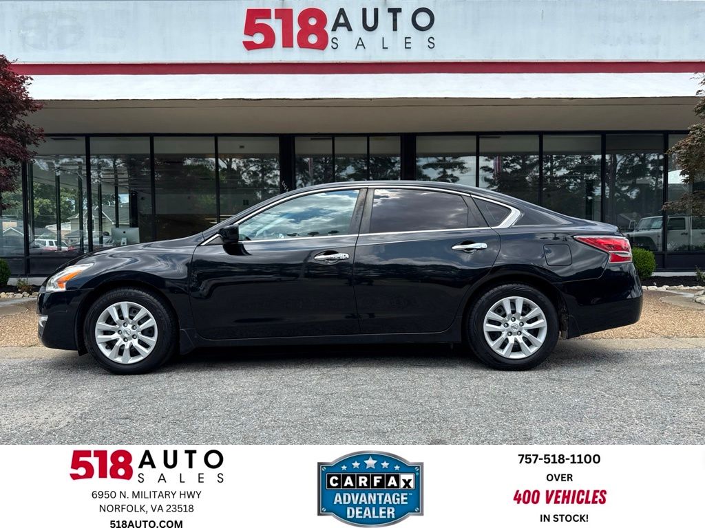 Super Black Clearcoat 2015 Nissan Altima Sedan Front-Wheel Drive Continuously Variable Transmission