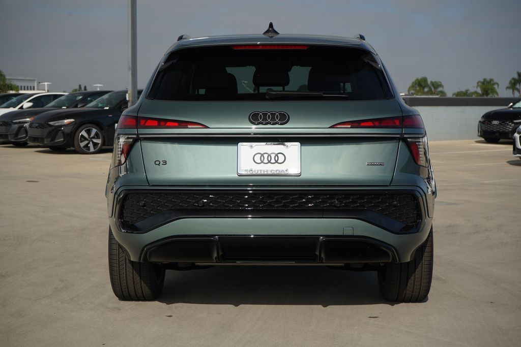 Thumbnail: 2026 Audi Q3 - 4