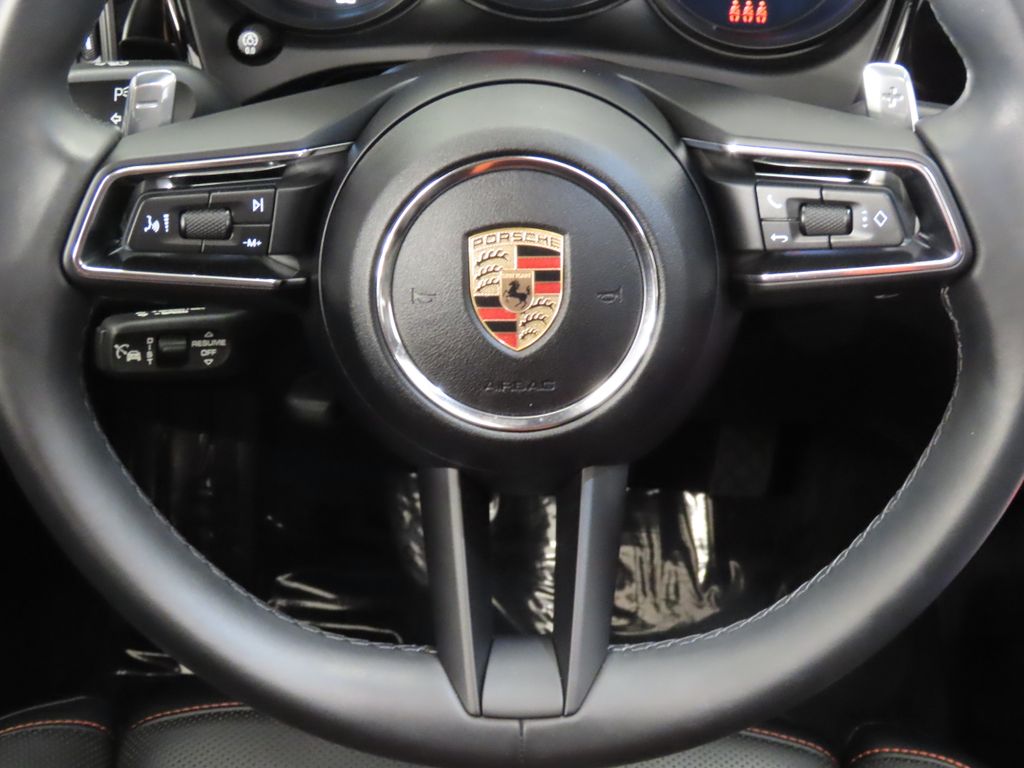 Thumbnail: 2025 Porsche Macan - 19