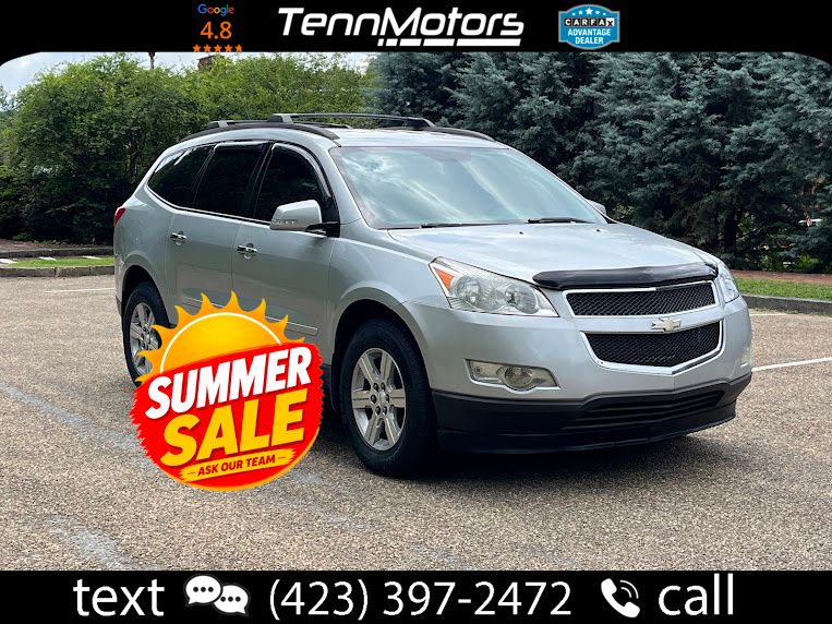 Silver Ice Metallic 2011 Chevrolet Traverse SUV / Crossover Front-Wheel Drive 6-Speed Automatic Overdrive