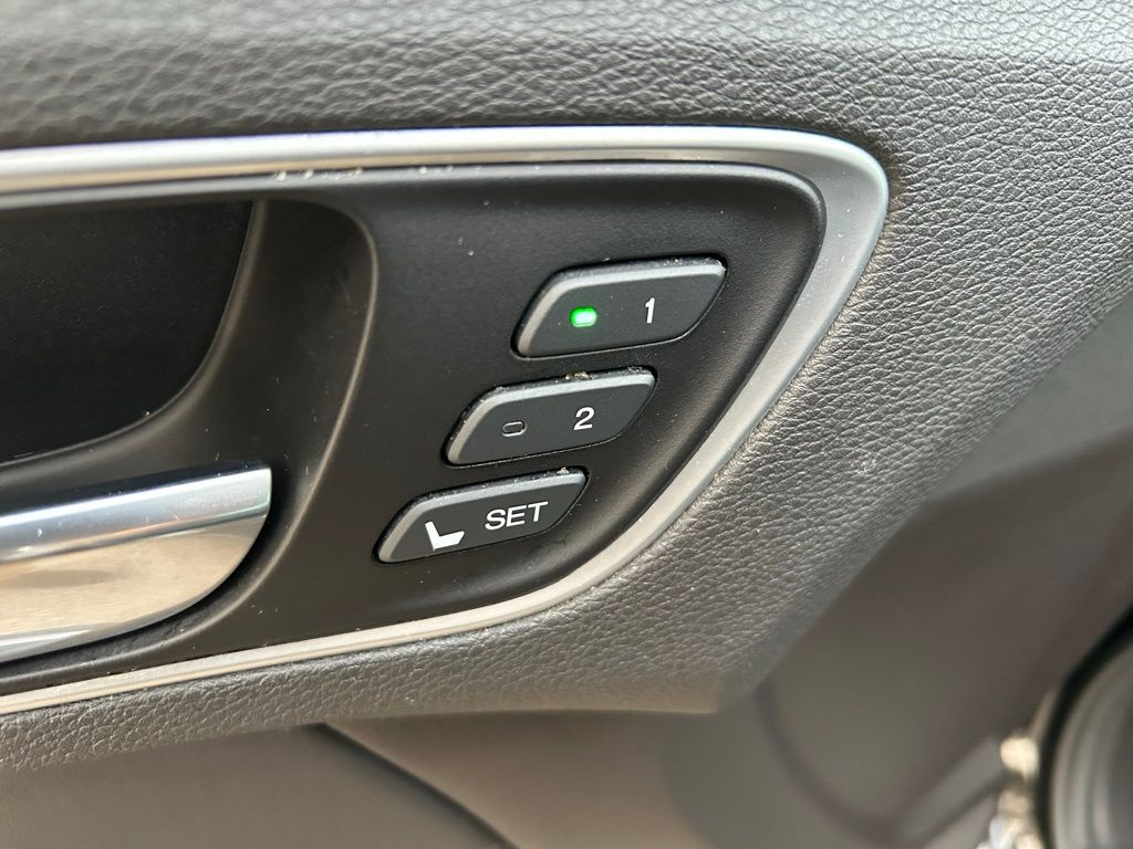 Thumbnail: 2019 Acura TLX - 18