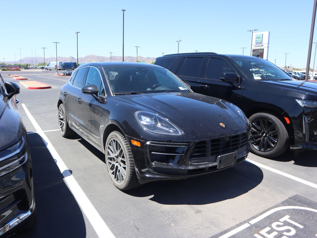 Thumbnail: 2021 Porsche Macan - 3