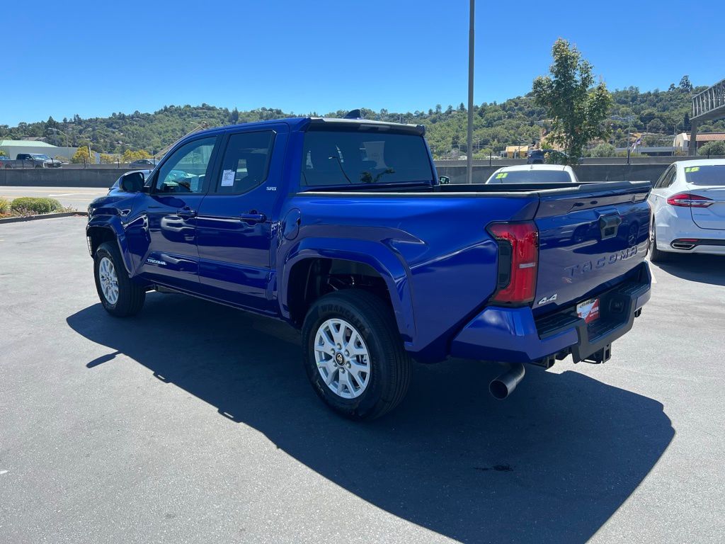 2025 Toyota Tacoma SR5 Double Cab photo 4