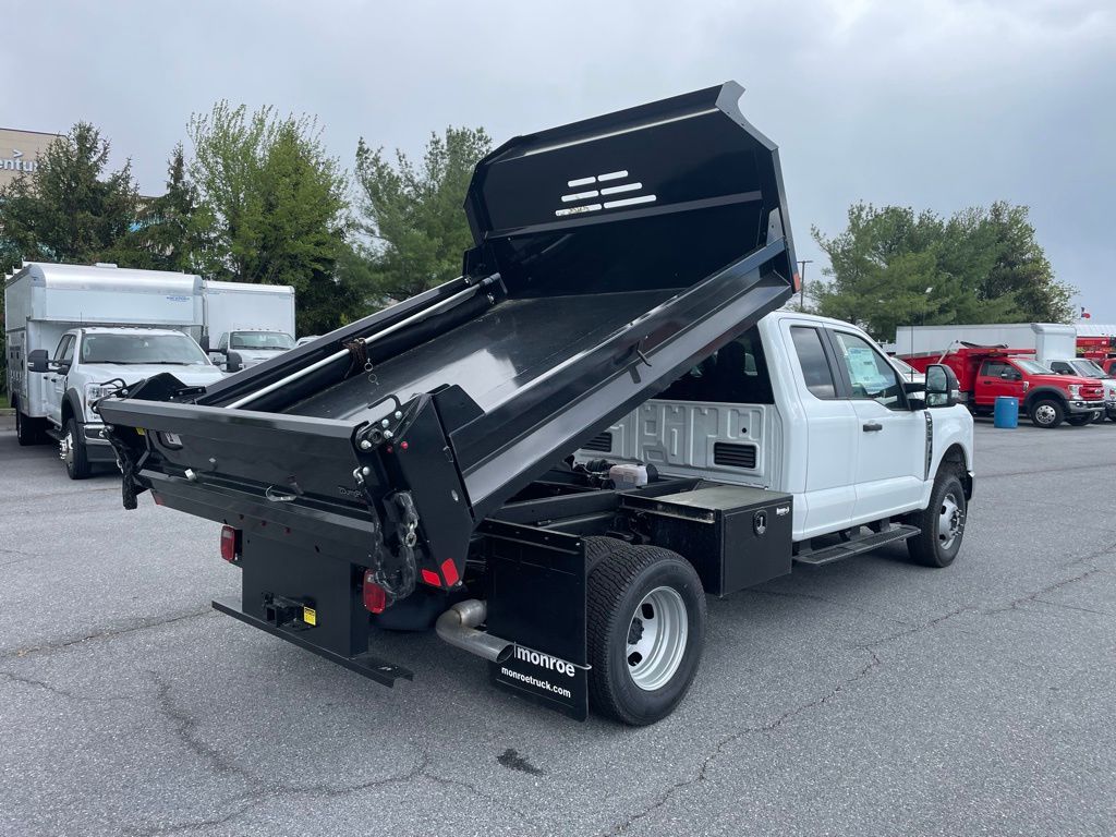 2025 Ford F-350 Chassis XL