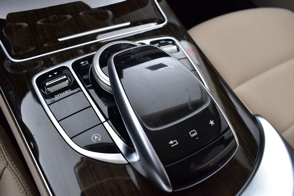 Thumbnail: 2016 Mercedes-Benz C-Class - 25